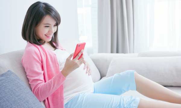 5 Apps That Every Pregnant Woman Needs to Have on Her Cell Phone