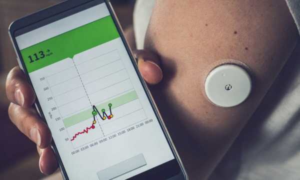 Glucose-monitoring-by-app-(Source-Google)